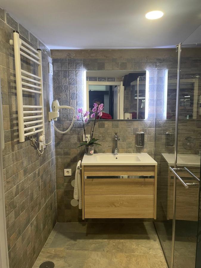 Experiencia En Triana Apartment Seville Luaran gambar