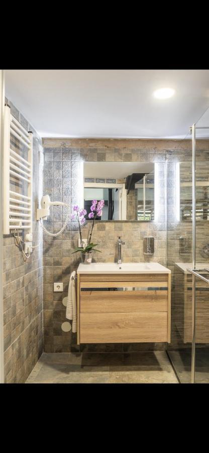 Experiencia En Triana Apartment Seville Luaran gambar